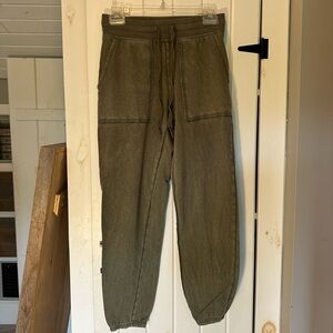 Aerie comfy joggers/sweats army green